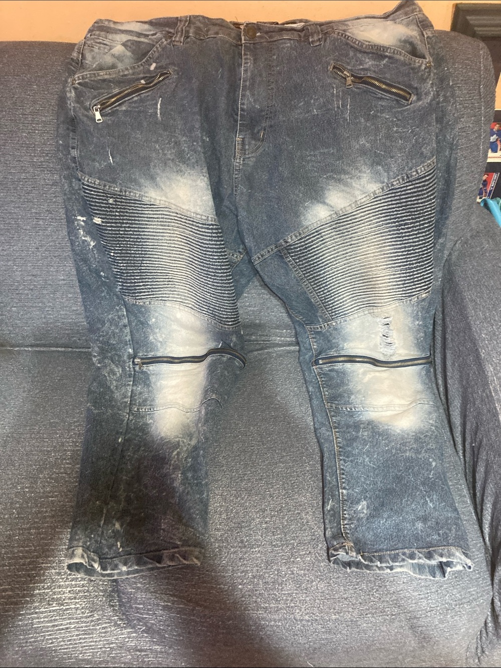 Rocawear slim Biker-Style Men's Jeans in Washed Denim Blue